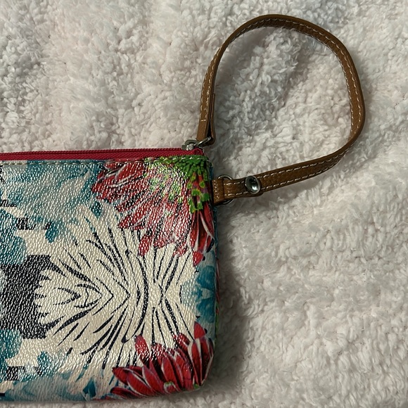 Nine West Multicolor Floral Wristlet nwot pretty. 7X5 in. Nice wristlet. - Picture 4 of 6